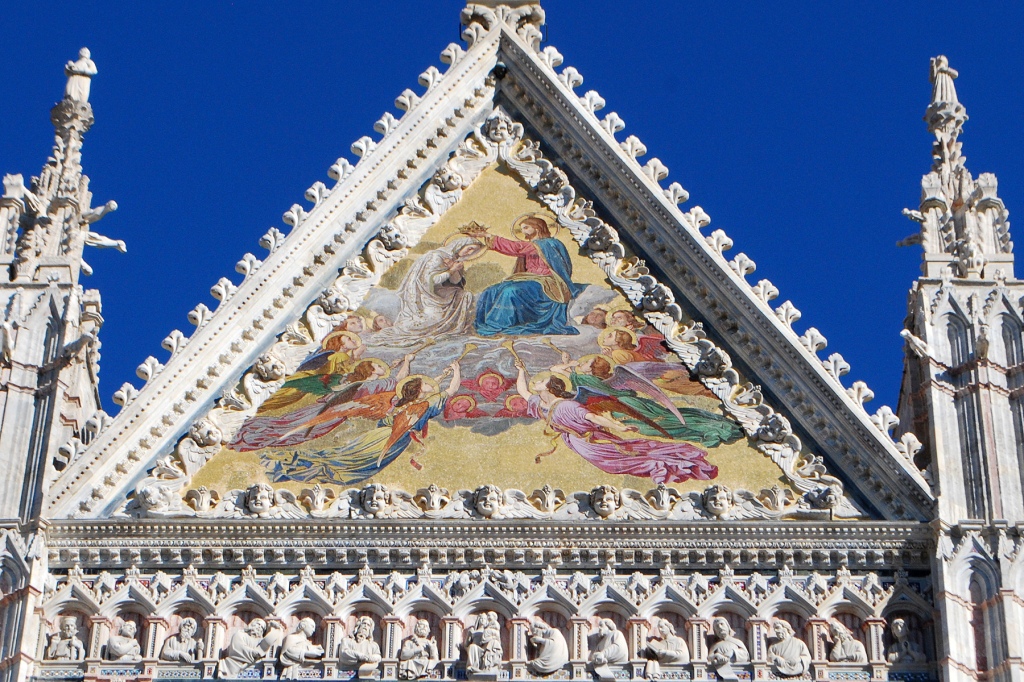 Mosaico de la Coronación de la Virgen en el Duomo de Siena